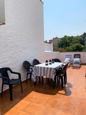 Отель Figueres Apartment  Фигерас